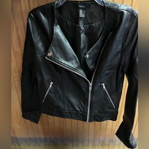 Women's faux Black Leather Jacket Forever 21 size medium